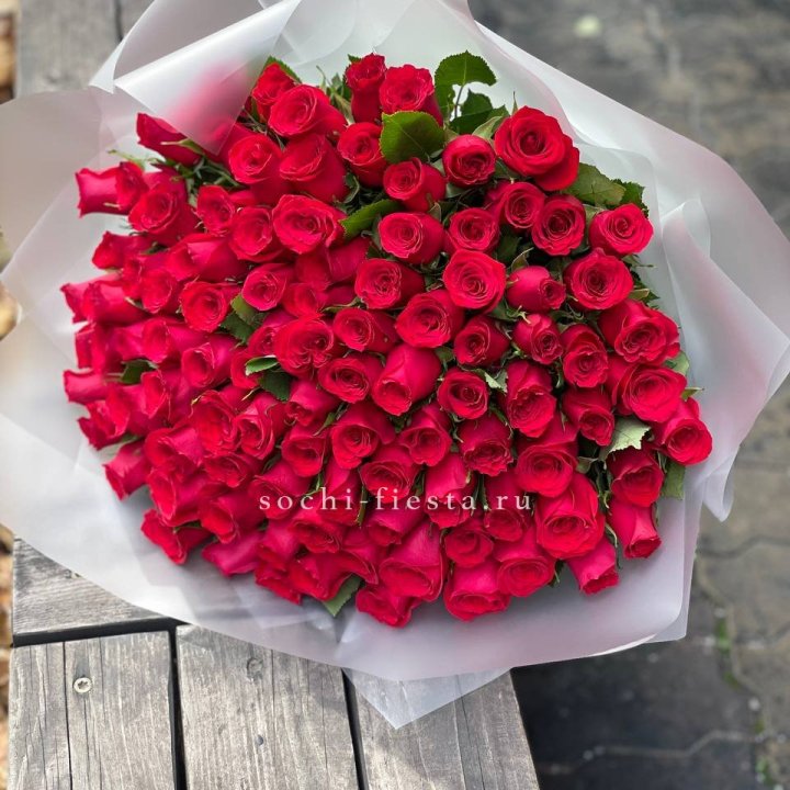 101 красная роза Lolita в Хосте и Кудепсте