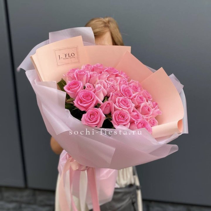 33 Розовые розы в Хосте и Кудепсте