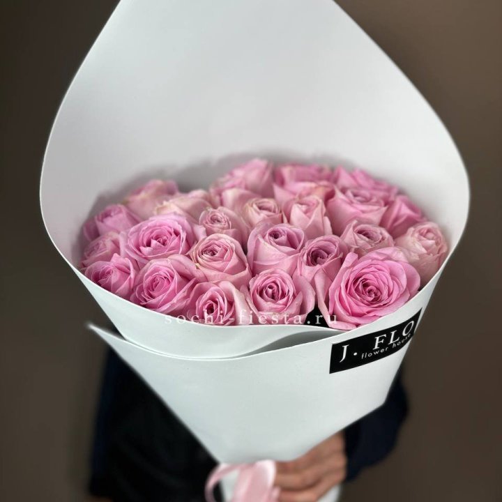 25 розовых роз в Хосте и Кудепсте