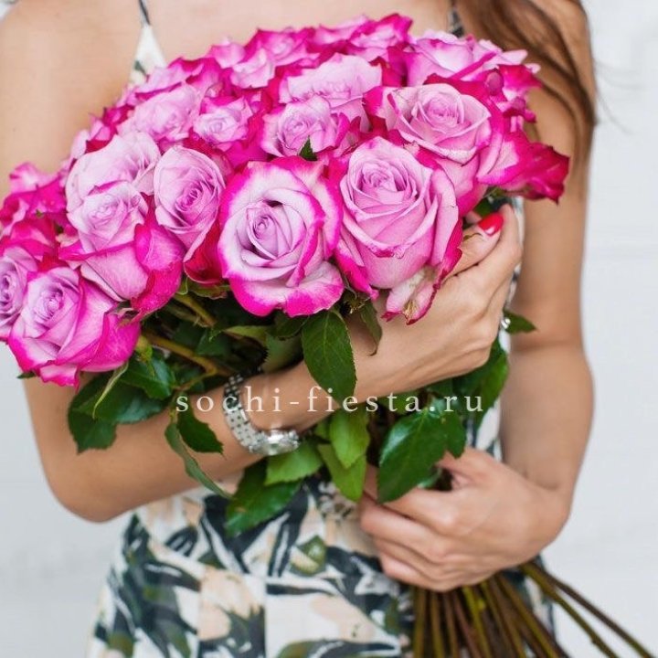 Букет высоких роз Deep purple в Хосте и Кудепсте