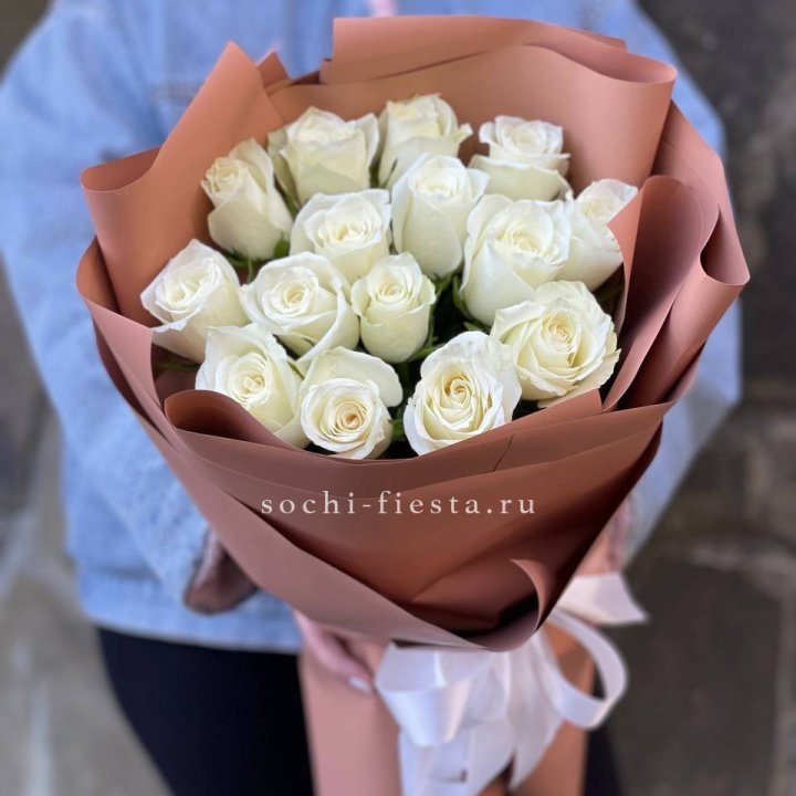 15 белых роз Siena в Хосте и Кудепсте