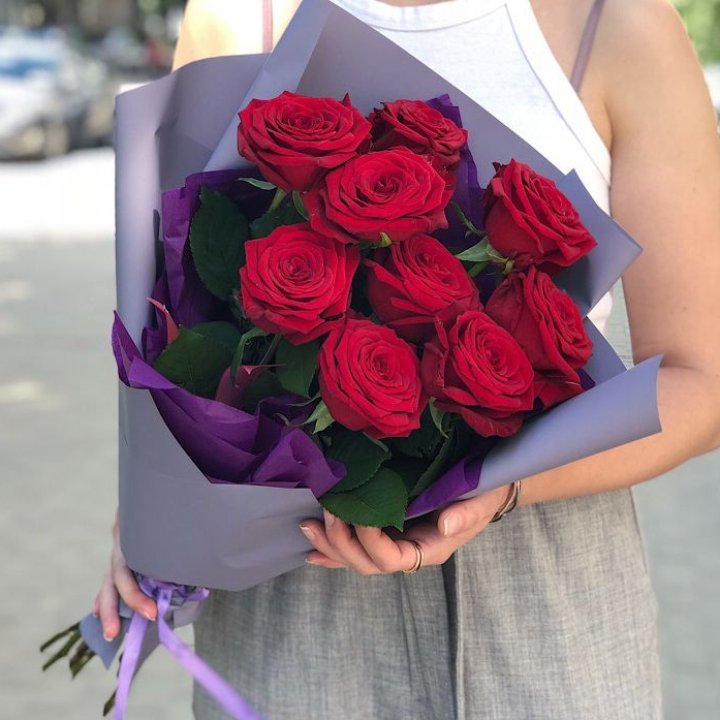 9  красных роз №1 в Хосте и Кудепсте