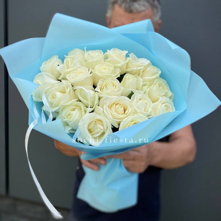 21 белая роза в Хосте и Кудепсте