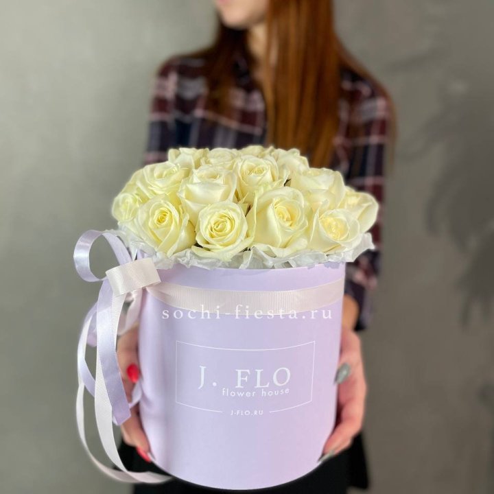 25 роз в Цилиндре BLUE в Хосте и Кудепсте