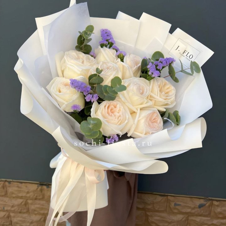 Букет из роз White O'Hara в Хосте и Кудепсте