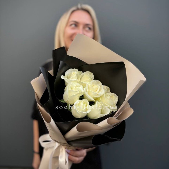 7 белых роз Иммерсив в Хосте и Кудепсте