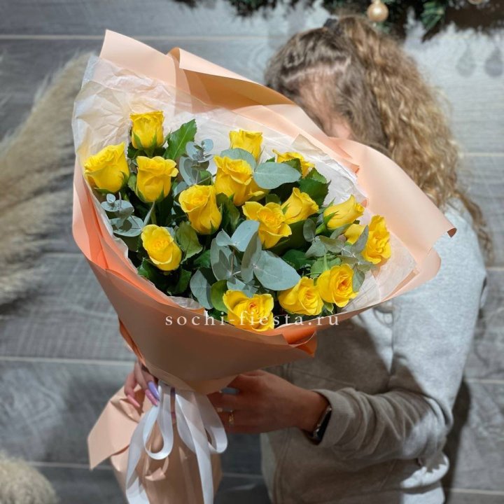 15 желтых роз в Хосте и Кудепсте