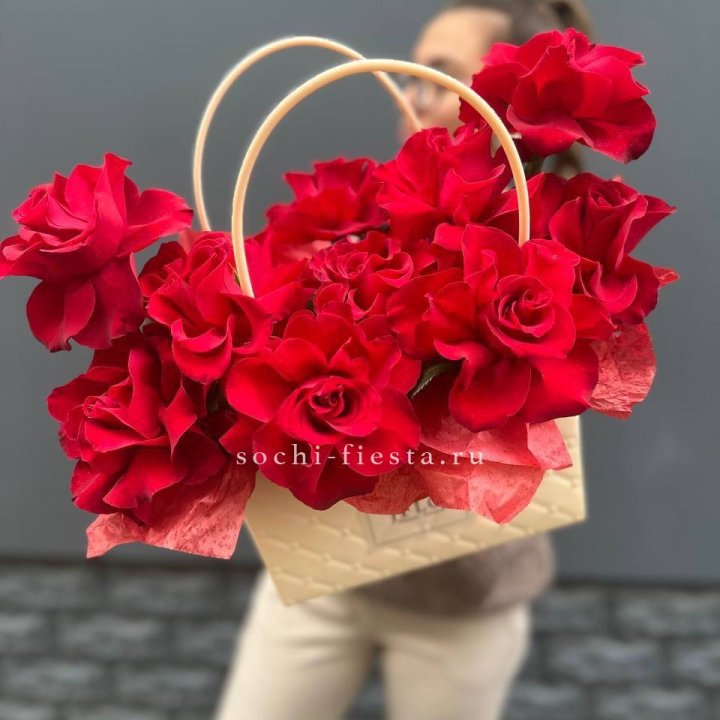 Французские розы в сумочке в Хосте и Кудепсте