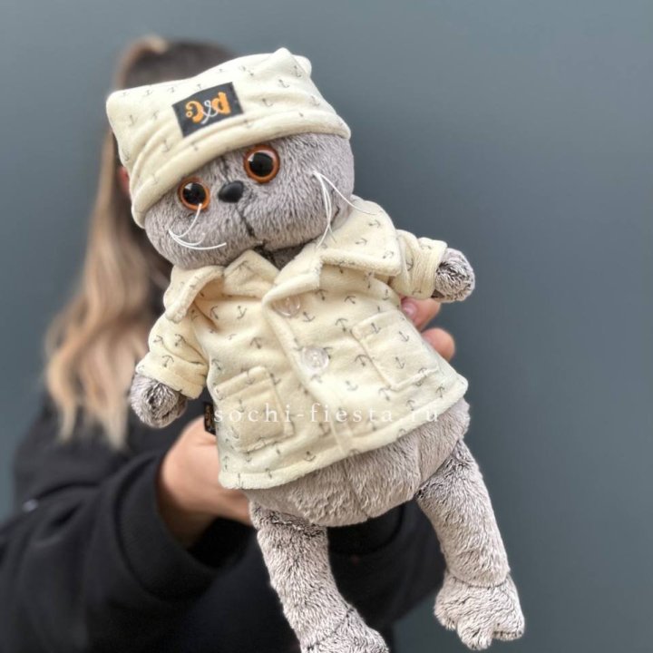 Кот Басик в пижаме в Хосте и Кудепсте