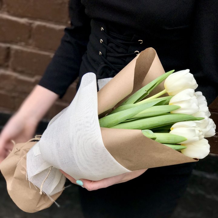 Букет белых тюльпанов в Хосте и Кудепсте