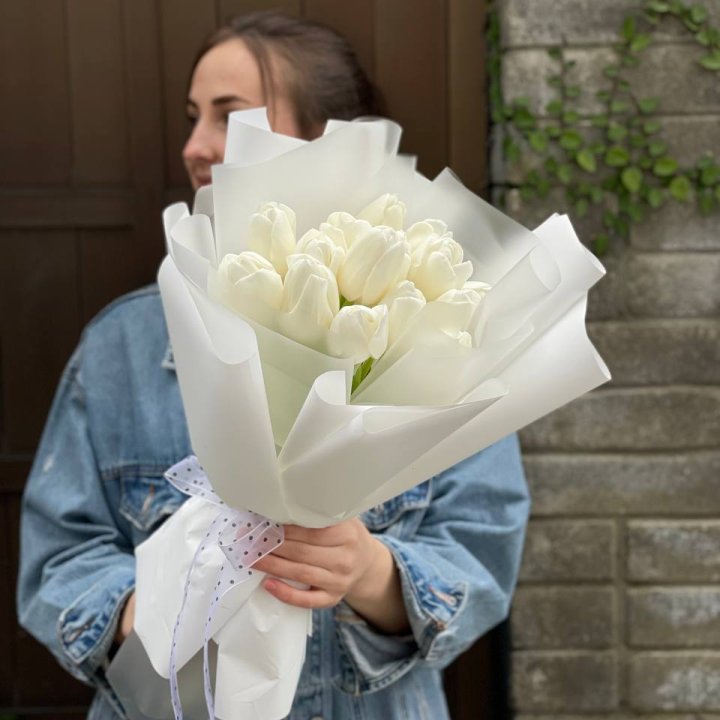 Букет белоснежных тюльпанов в Хосте и Кудепсте