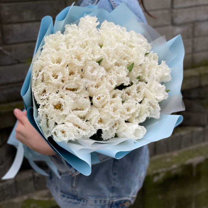 Букет белых махровых тюльпанов в Хосте и Кудепсте